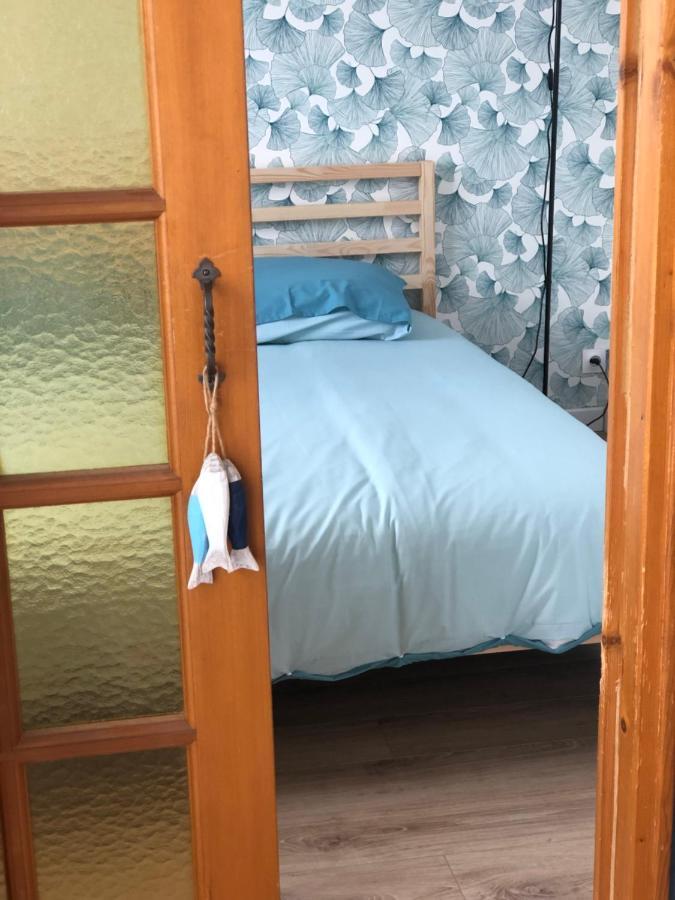 Bleu Sale - F2 Courseulles Avec Balcon Apartment Luaran gambar